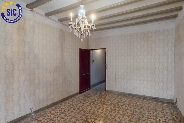 Casa de planta baja y dos alturas en el centro de Castellón, zona Tascas, junto a Fadrell, Borrull ideal para restauración o para vivienda. — 47