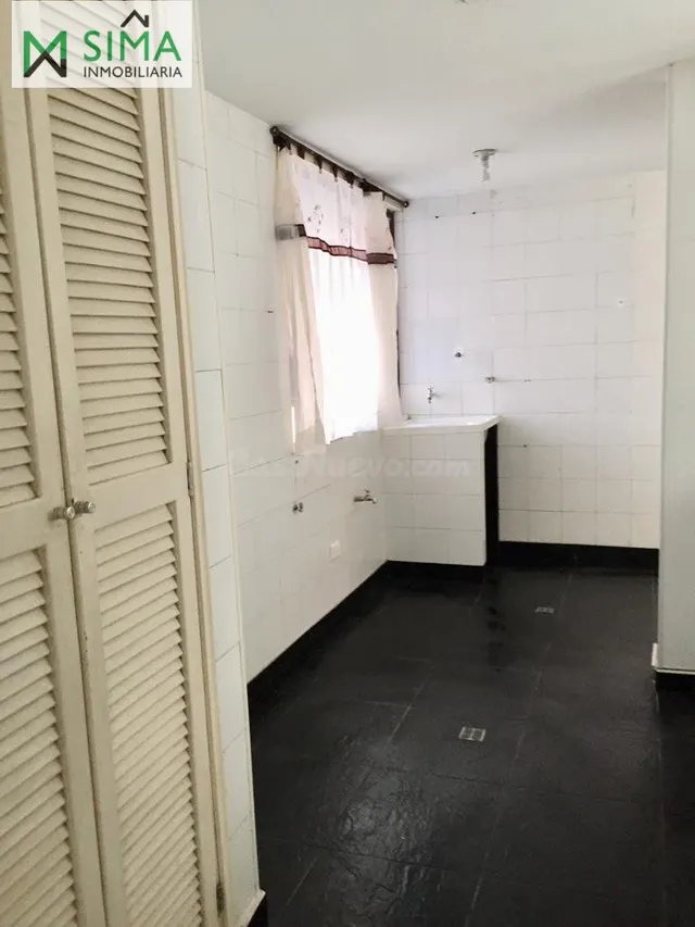 SE VENDE HERMOSO APARTAMENTO UBICADO EN LA ZONA DE MANGA - foto 5