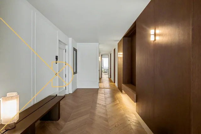 Exclusivo piso alto reformado de 230 m2 + 20 m2/tza. Turó Park — 17