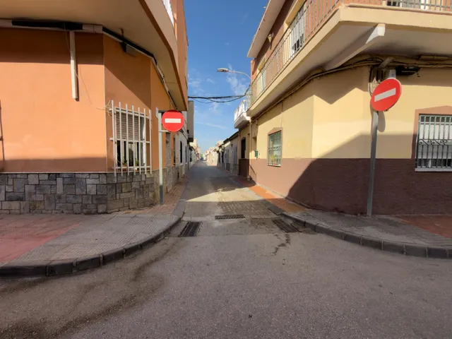 Edificio completo en venta en el centro de Cox – 380 m2 construidos, local + 3 viviendas — 6