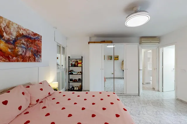 Espacioso piso en Canteras con gran dormitorio principal en suite, patio y plaza de garaje. Cartagena — 43