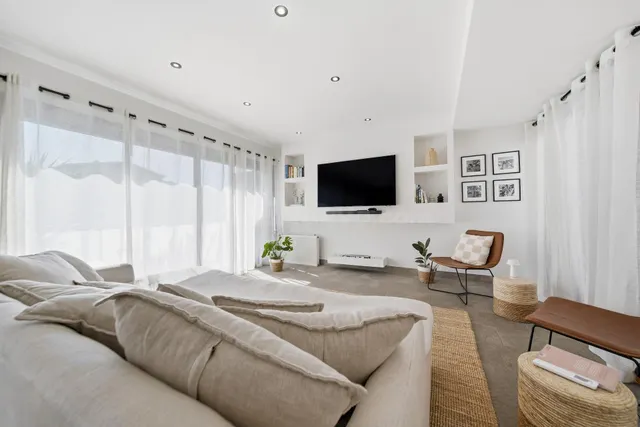 RESERVADA - CASA DE 4 habitaciones CON PISCINA COMUNITARIA E - foto 3