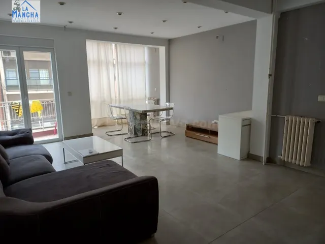INMOBILIARIA LA MANCHA VENDE PISO EN ZONA CENTRO-ALTOZANO