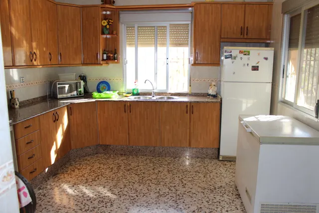 Te ofrecemos este chalet con casa de 200 metros cuadrados y 5.500 metros cuadrados de parcela! — 17