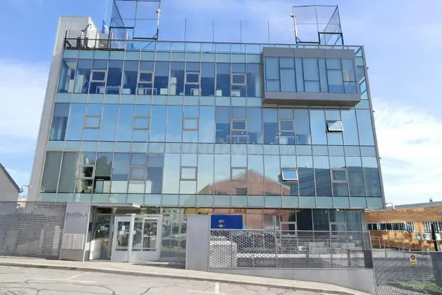 Edificio 2958m² en venta - Valdelacasa