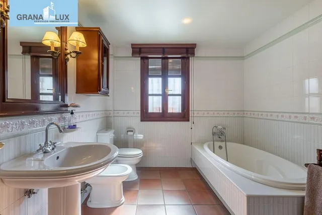INCREÍBLE CHALET INDEPENDIENTE EN ZONA PRIVILEGIADA — 17
