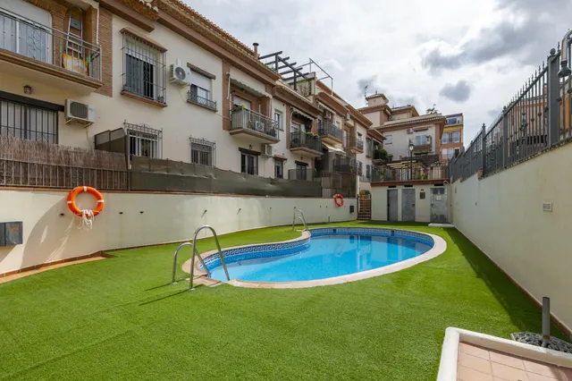 Ático en venta en La Zubia — 24