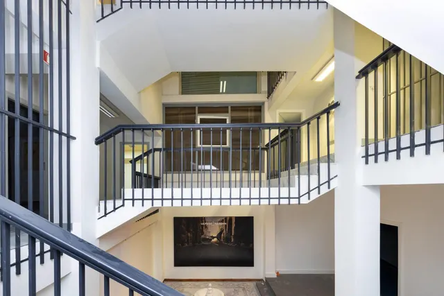 Local comercial con casi 1000 m2 en plena Gran via de Granada. Oportunidad única y exclusiva — 20