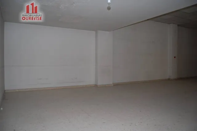 AMPLIO LOCAL COMERCIAL EN EL VEINTIUNO — 6