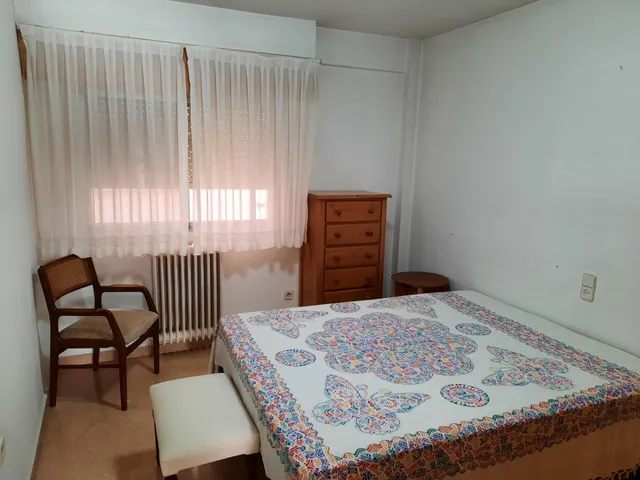 Amplio piso en el centro de la ciudad con 3 dormitorios y plaza de garaje — 6