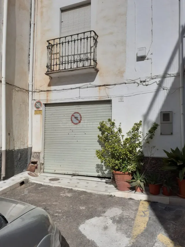EN MACAEL ALMERIA. VENTA DE GARAJE CON DOS PLANTAS