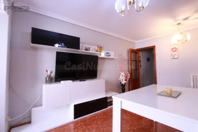 VIVIENDA AMPLIA, ASCENSOR Y TERRAZA INTEGRADA EN EL SALÓN — 3