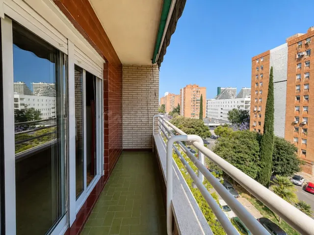 Espectacular piso de 140 m2 junto al río en Monteolivete con
