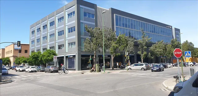 Venta de Oficina + Garaje en Avda. Hytasa - Sevilla — 5