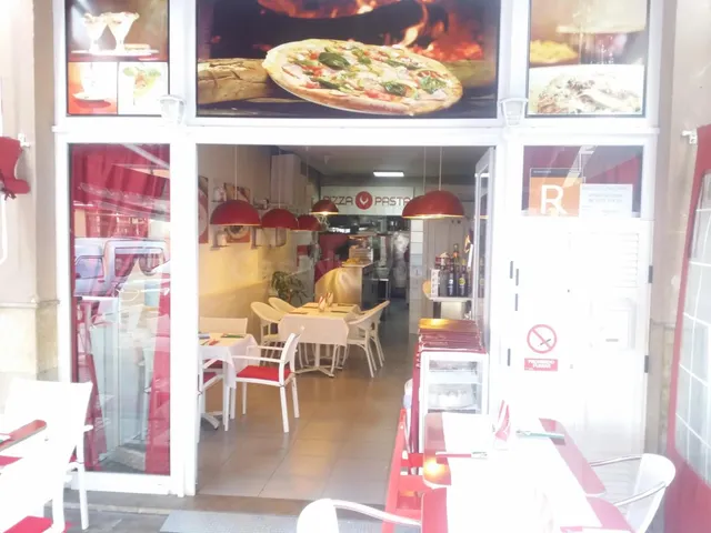 Restaurante Pizzería con Horno de Leña en el Corazón de Los  - foto 2