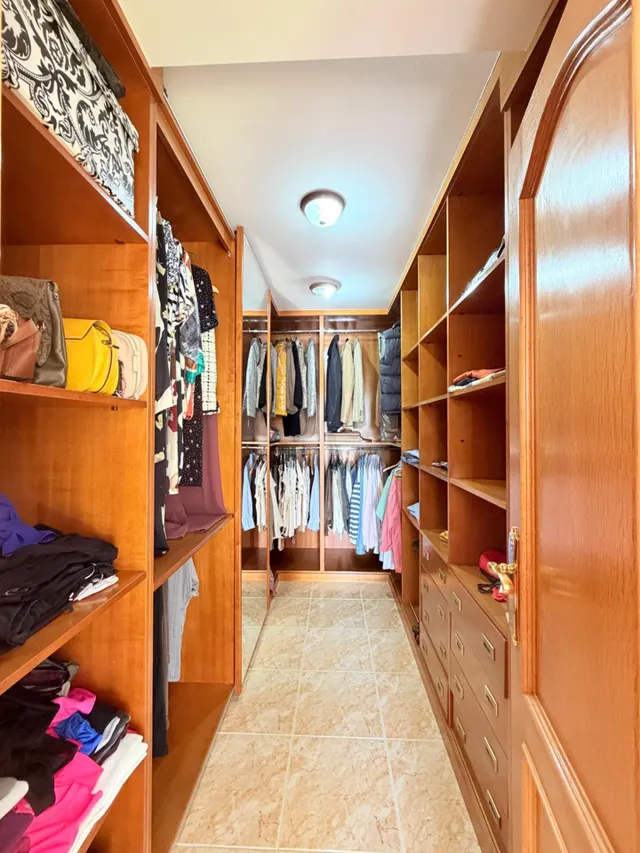 CHALET EXCLUSIVO EN ALZABARES ELCHE, CON PISCINA, ALTAS CALIDADES Y A SOLO 2 KM DEL HOSPITAL — 36
