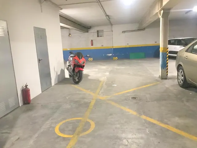 ¡¡¡ATENCIÓN INVERSORES PARKING CON 20 PLAZAS Y 8 TRASTEROS!!! — 4