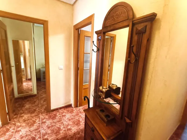 Se vende un Apartamento Atico con Terrasa acristalada, con 2 dormitorios y 2 baños en centro de Torrevieja! — 15