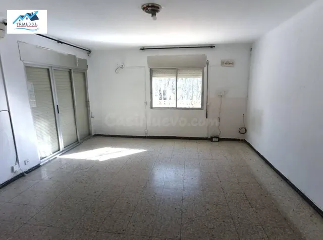 Venta chalet en Castellví de Rosanes (Barcelona) - foto 2