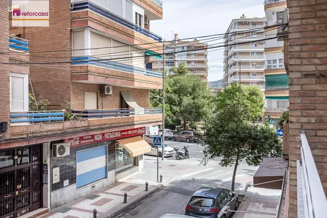 Piso reformado en Avenida Barcelona — 22