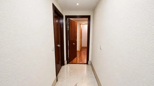 ¡INVERSORES! VENTA DE DOS PISOS UNIDOS A REFORMAR DE 3 DORMITORIOS Y 2 BAÑOS CADA UNO MUY CERCA DEL RETIRO — 35