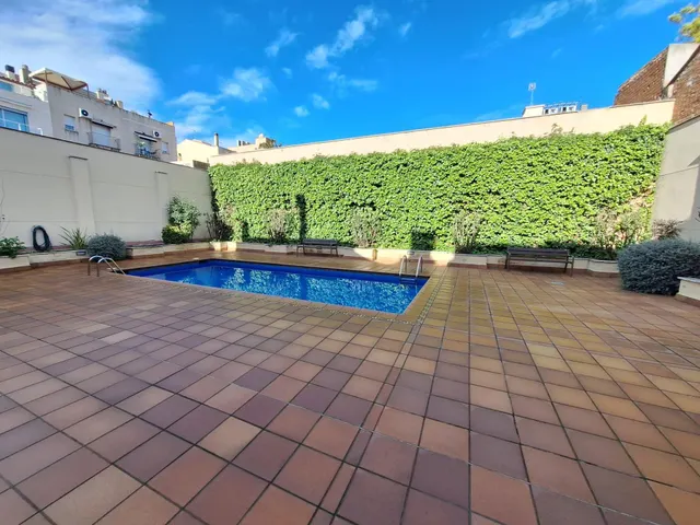 Atico centrico  en planta con terraza en duplex, trastero y piscina — 38