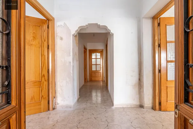 Amplia Casa en Venta en Guadix - Oportunidad de Inversión — 25