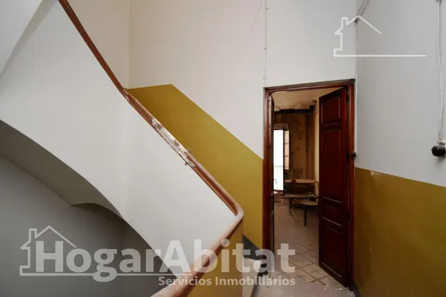 AMPLIA CASA CON 2 TERRAZAS CERCA DEL CENTRO — 46