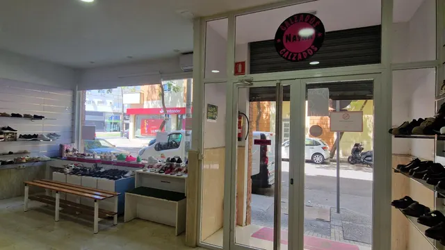 Local comercial con amplio escaparate en Puerta del Sur — 3