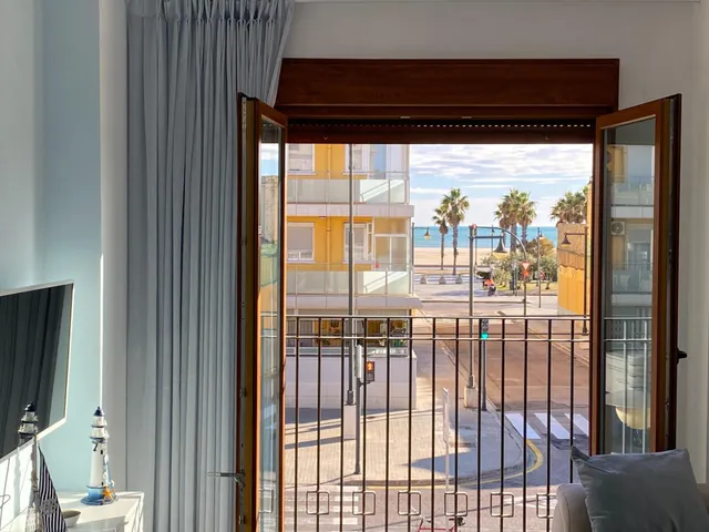 Alquiler de Piso 3 Dormitorios 2 Baños Vista al Mar — 30
