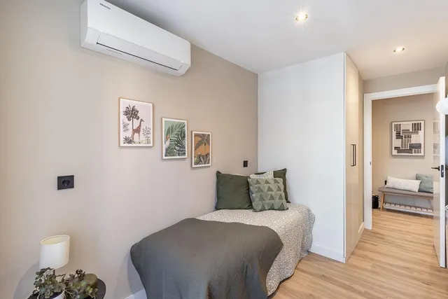 PISO REFORMADO JUNTO AVENIDA CADIZ — 22