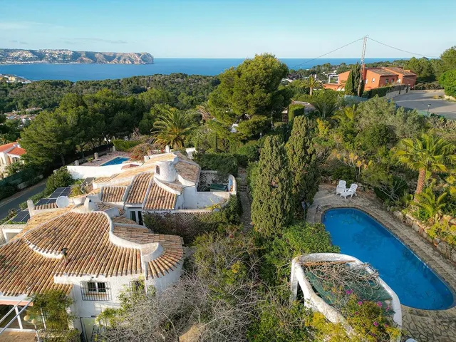 Villa con el encanto de una casita de campo con vistas al mar en Jávea — 13