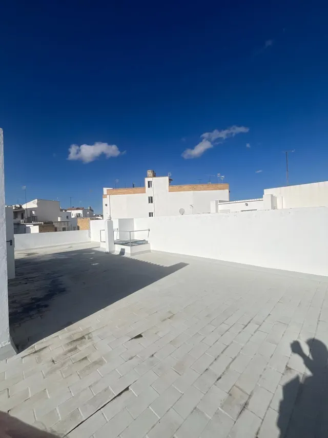 AMPLIO PISO EN CALLE ARRECIFE !! — 32