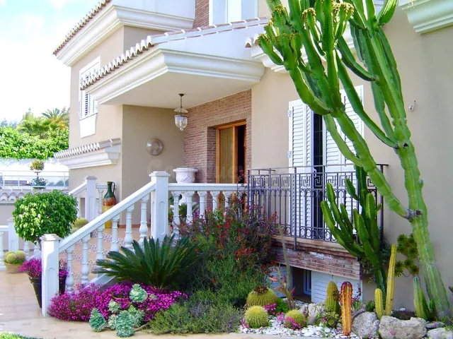 Espectacular chalet con 540 m2 de parcela, ascensor, jacuzzi
