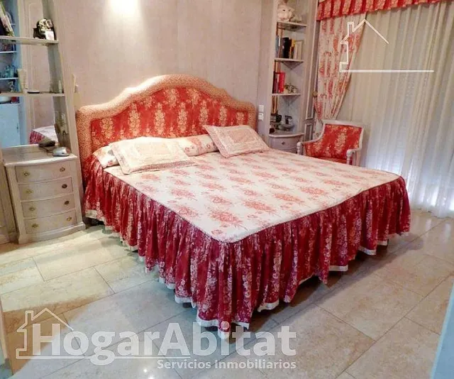 ¡CASA ESPECTACULAR! AMPLIA Y LUMINOSA CON BALCÓN Y TERRAZA — 23
