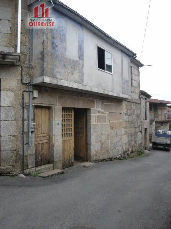 CASA CON ENCANTO PARA REFORMAR — 20