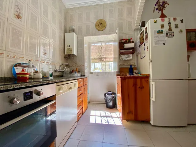 Vivienda amplia con patio-jardín, 5 habitaciones y trastero — 6