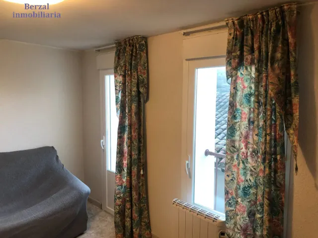 Casa de pueblo, para entrar a vivir, en entorno privilegiado de montaña. — 43
