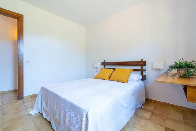 Casa rústica con gran jardín en Bon Relax, Sant Pere Pescador — 19