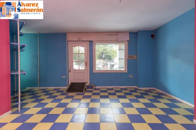 Local comercial en venta en calle agustina de aragón — 10