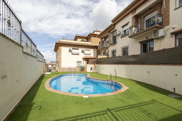 Ático en venta en La Zubia — 23