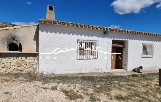 Finca rústica en venta en Relleu