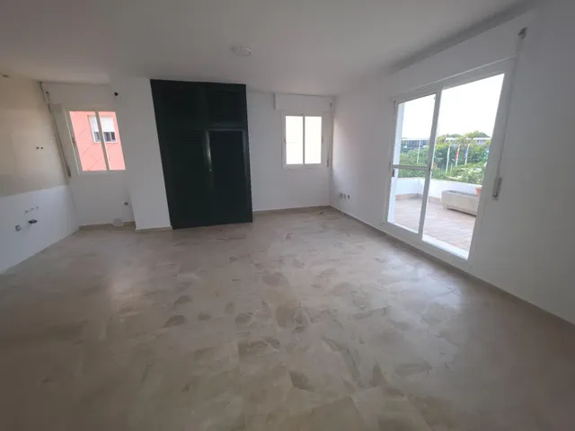 Estudio ático con gran terraza privada y vistas a la bahía de Algeciras — 7
