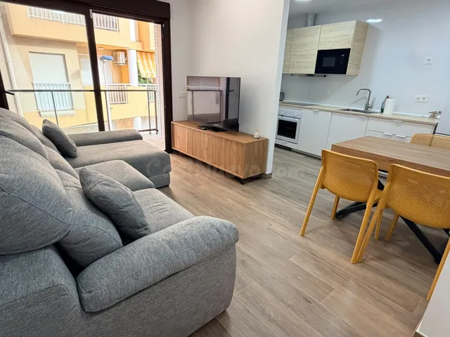 ¡Abre la puerta a tu nuevo hogar! Amplia terraza, garaje y t