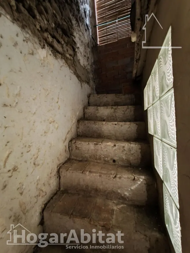¡PERFECTO PARA INVERTIR! CASA LUMINOSA Y ESQUINERA, CON LOCAL COMERCIAL — 45