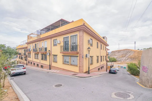 EN CAJAR!! TRES DORMITORIOS, GARAJE Y LISTO PARA ENTRAR A VIVIR! — 33