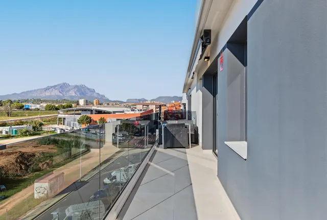 Àtic de somni amb solàrium privat i piscina — 10