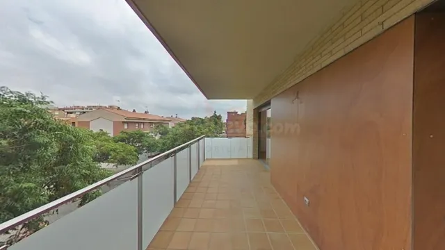 Ático dúplex como nuevo con piscina comunitaria, luz, amplit - foto 3