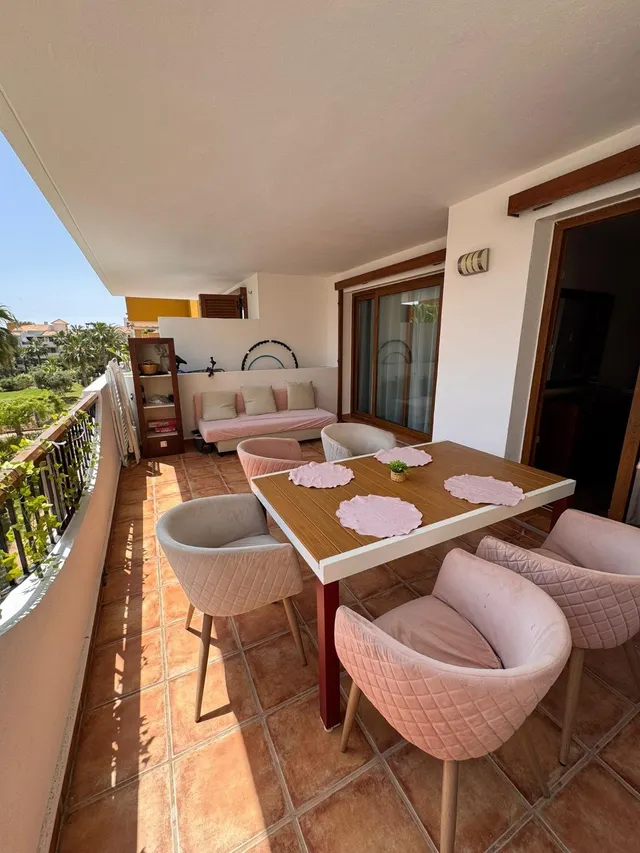 Apartamento con piscina comunitaria, Alicante, Torrevieja. 2 habitaciones, 80 m2, 500 metros del mar — 26