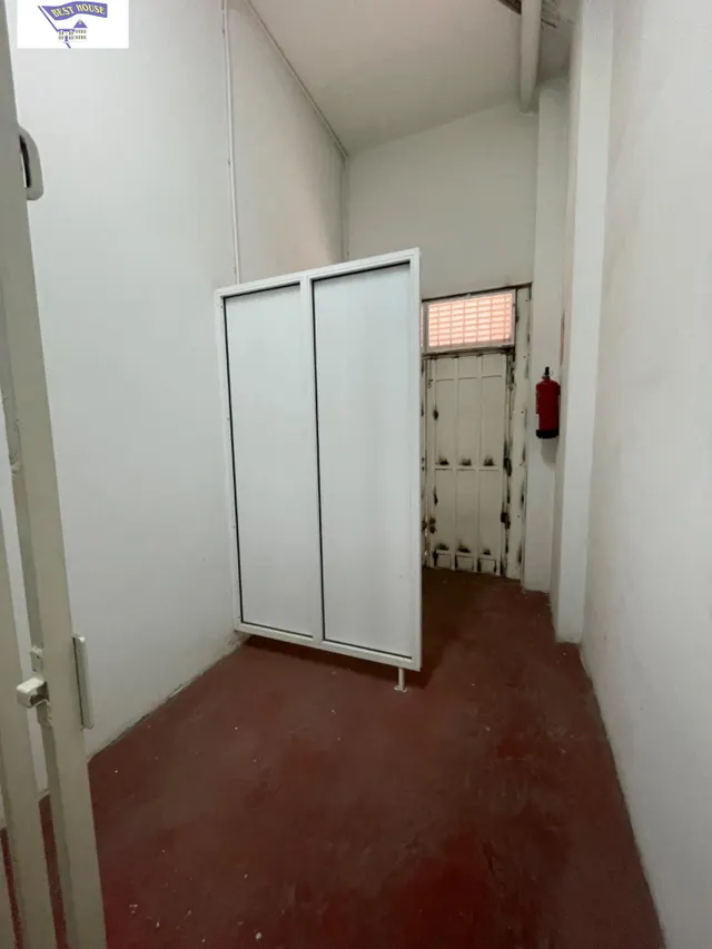 LOCAL CON VADO. 9 PLAZAS DE GARAJE. POSIBILIDAD DE T RASTEROS — 17
